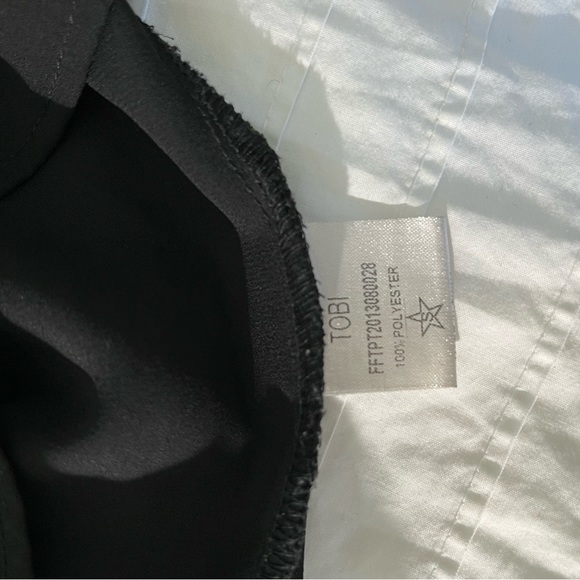 Tobi black detailed tank top - Picture 3 of 4